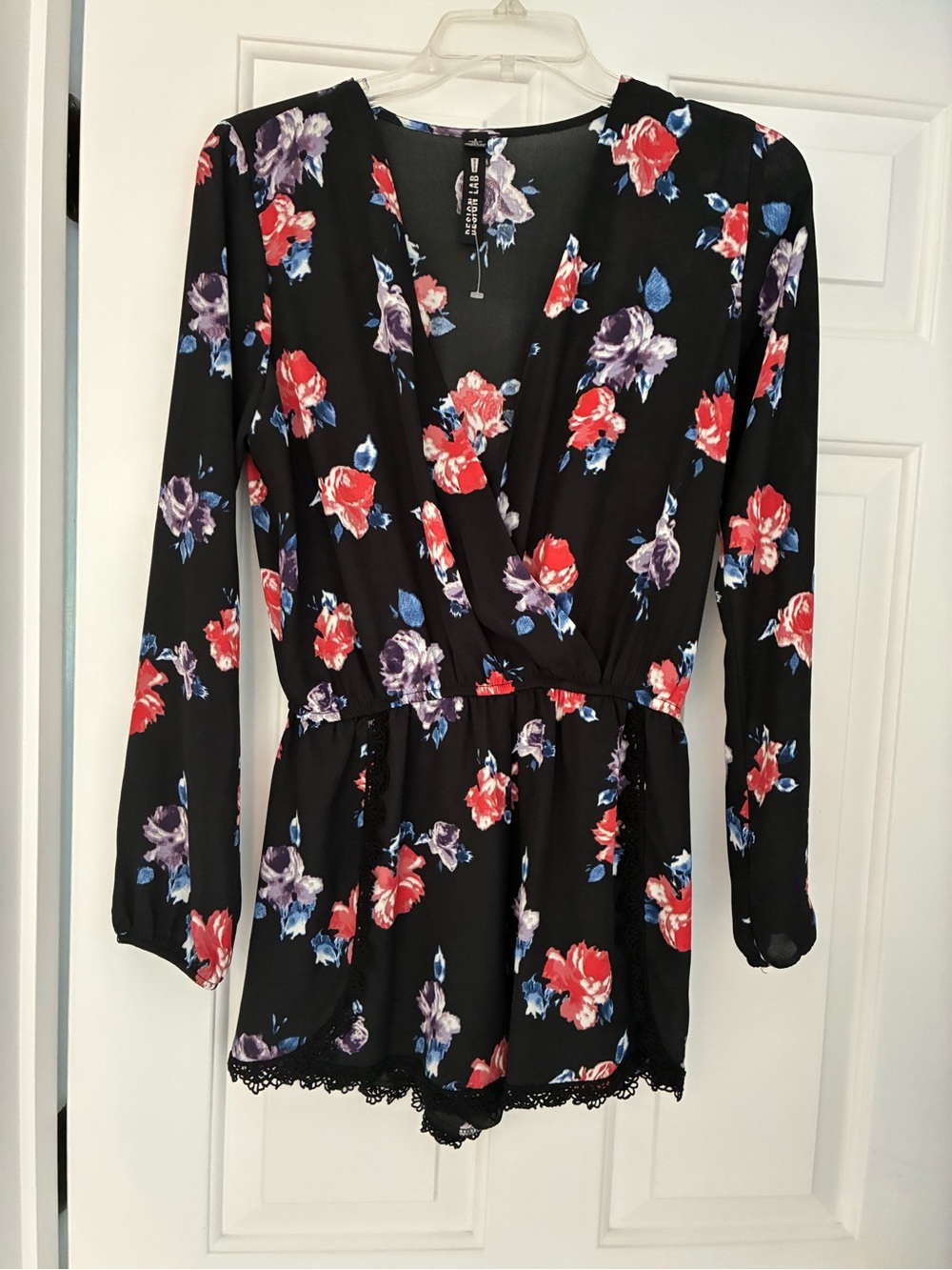 Design Lab Lord & Taylor Black Floral Surplice Long-Sleeve Tunic Romper